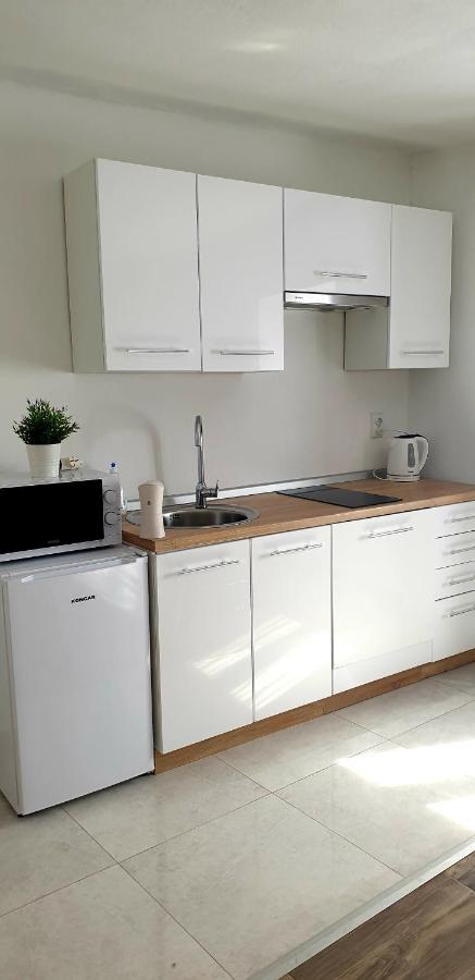 Apartments And Room Vela Senj  Εξωτερικό φωτογραφία