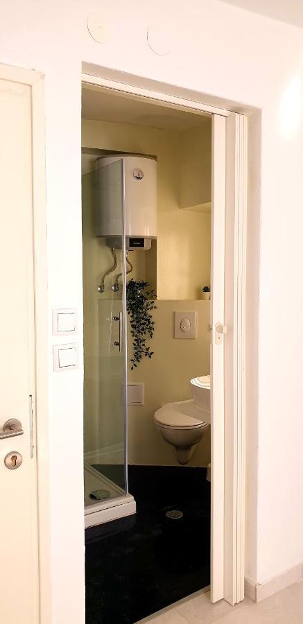 Apartments And Room Vela Senj  Εξωτερικό φωτογραφία