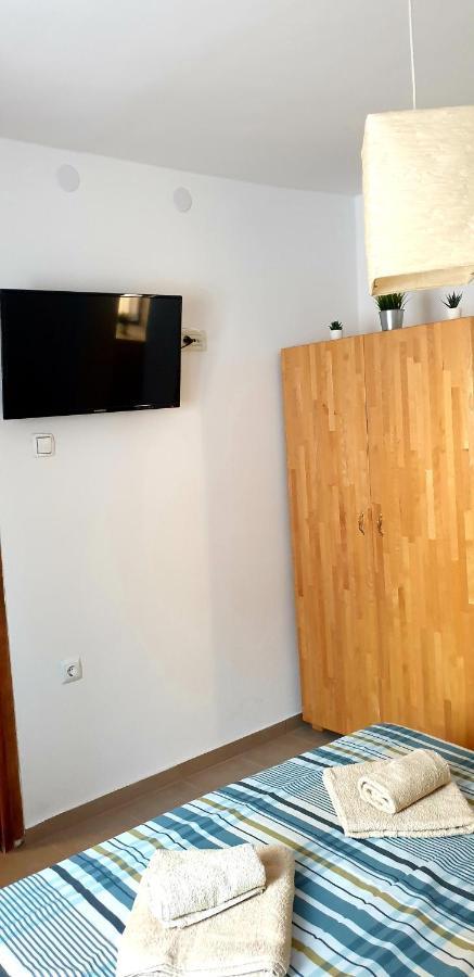 Apartments And Room Vela Senj  Εξωτερικό φωτογραφία