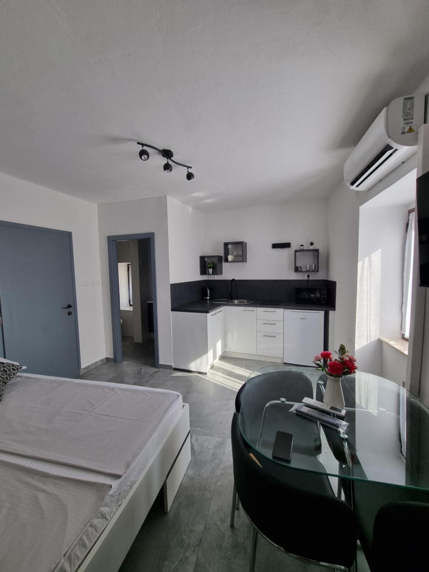 Apartments And Room Vela Senj  Δωμάτιο φωτογραφία
