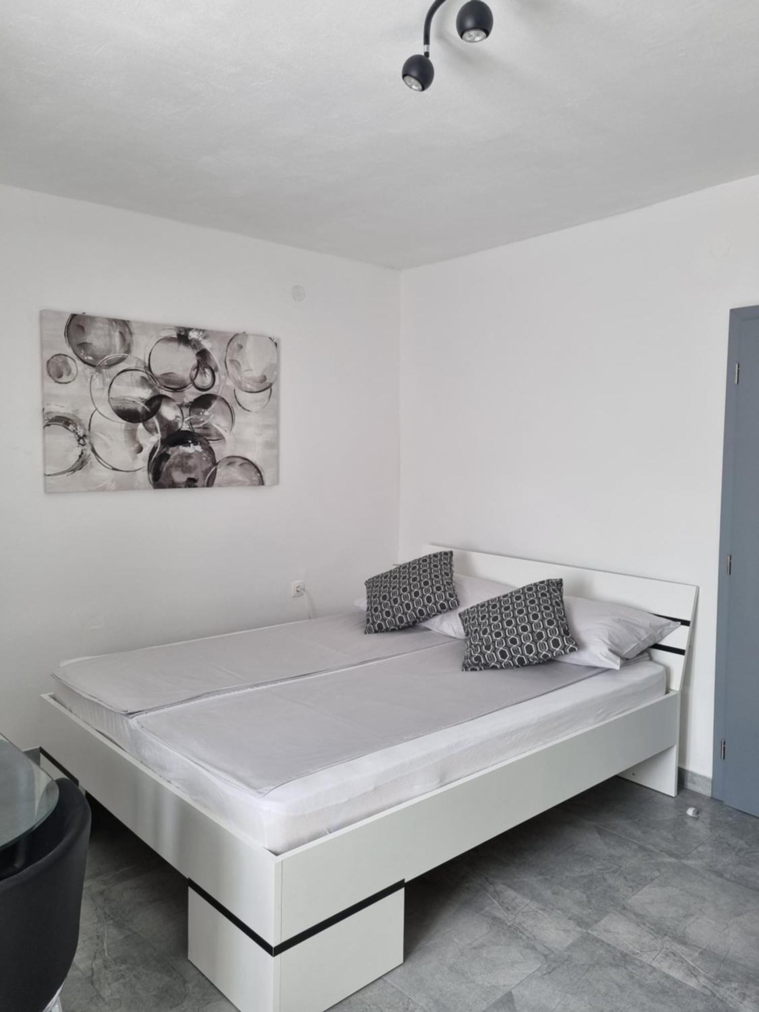Apartments And Room Vela Senj  Εξωτερικό φωτογραφία