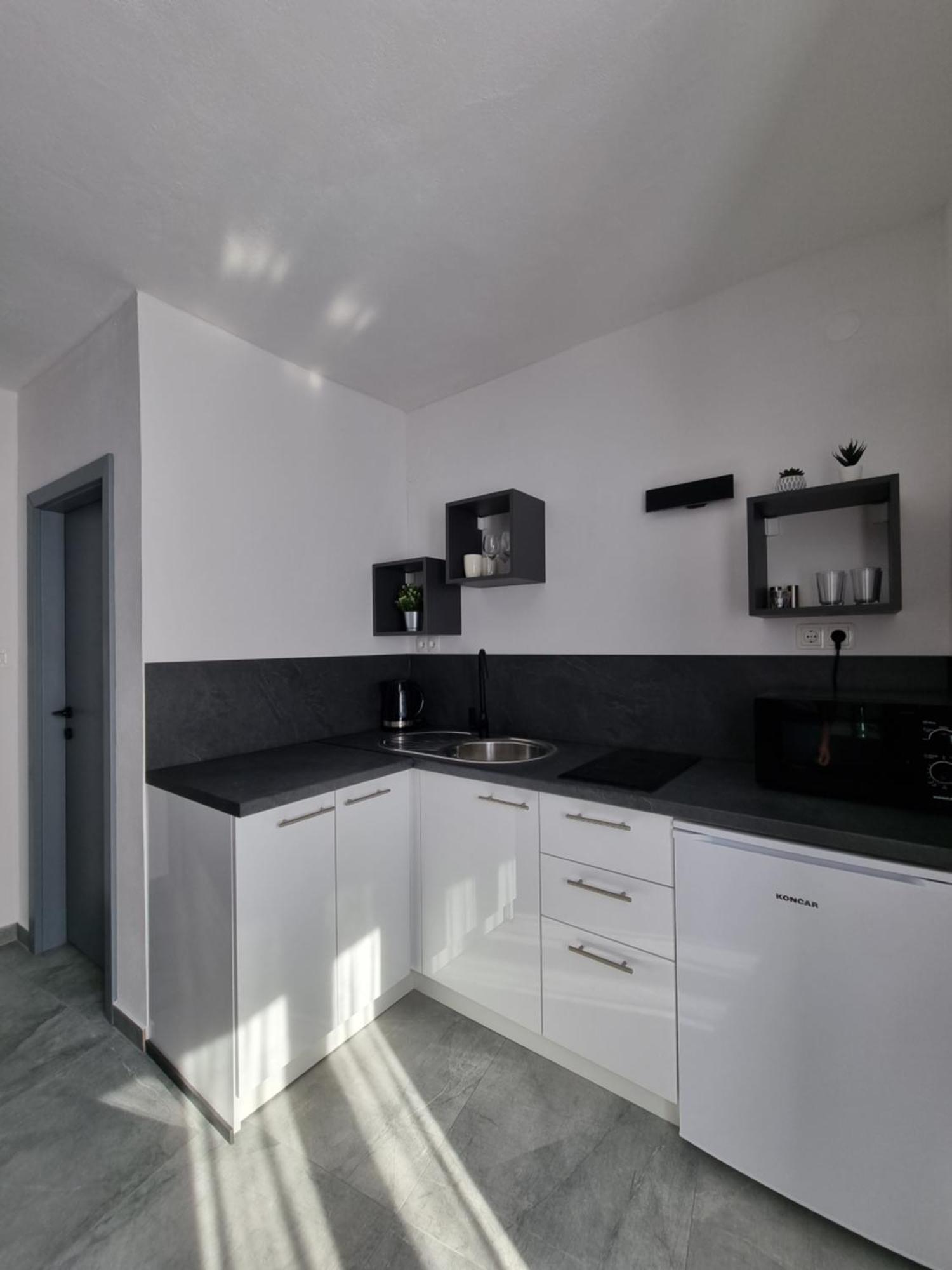Apartments And Room Vela Senj  Εξωτερικό φωτογραφία