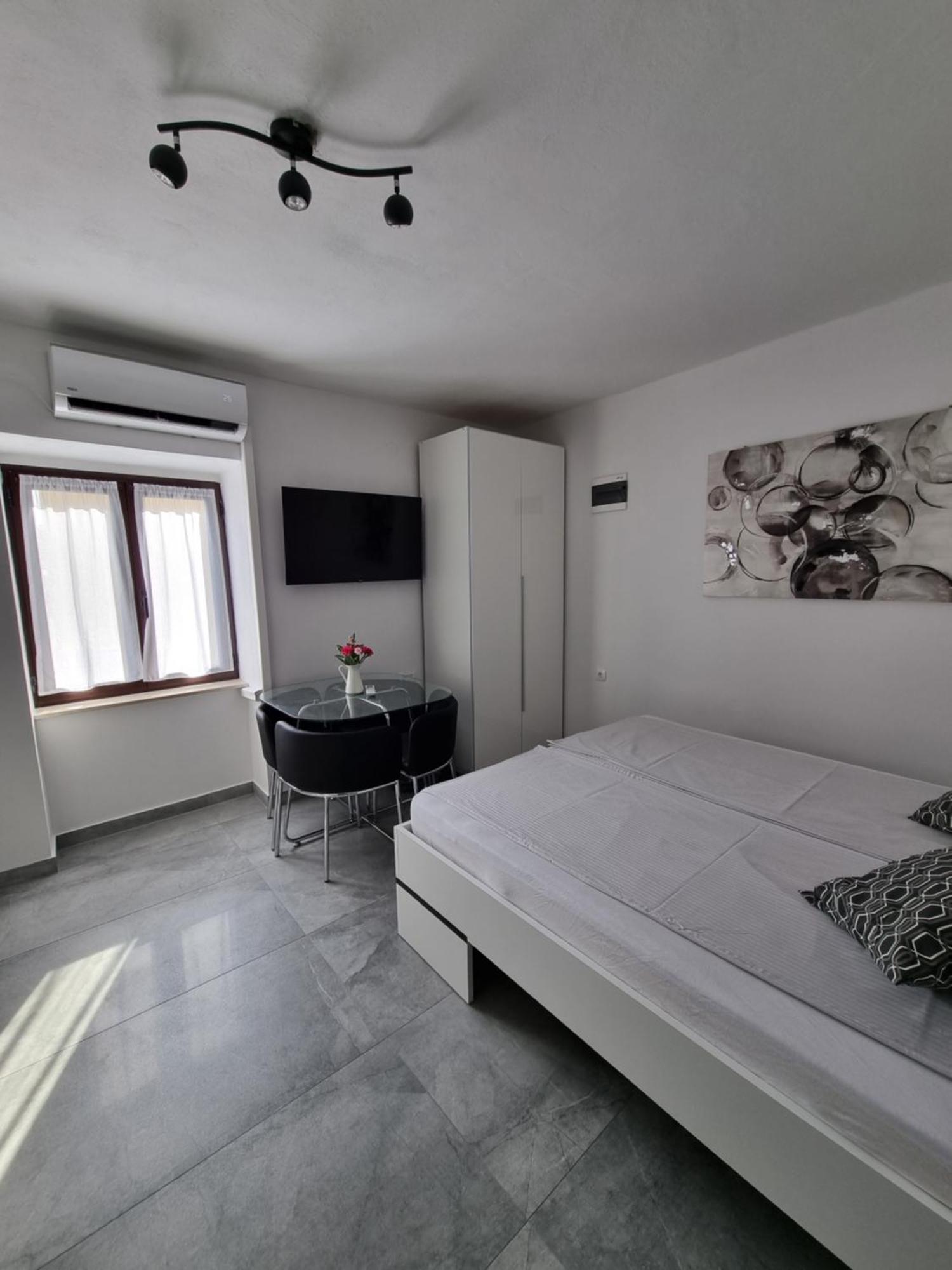 Apartments And Room Vela Senj  Δωμάτιο φωτογραφία